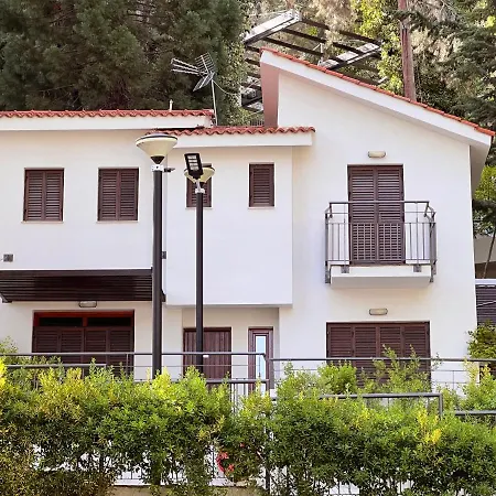 アパートホテル Poed Residences