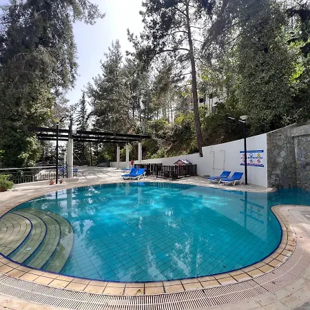 Poed Residences 3*