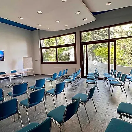 Poed Residences Платрес