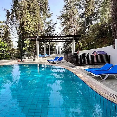 Poed Residences Апарт-отель