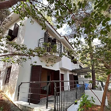 Poed Residences 3*