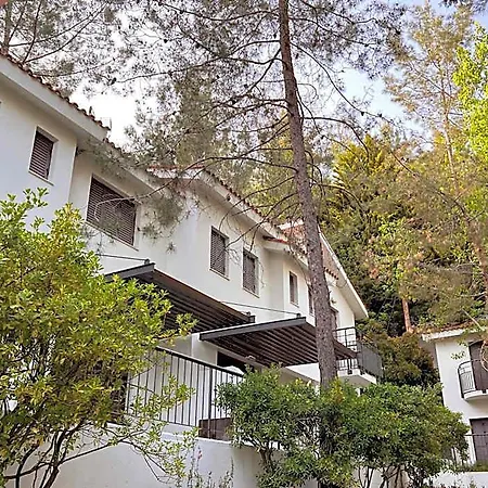 Poed Residences 3*