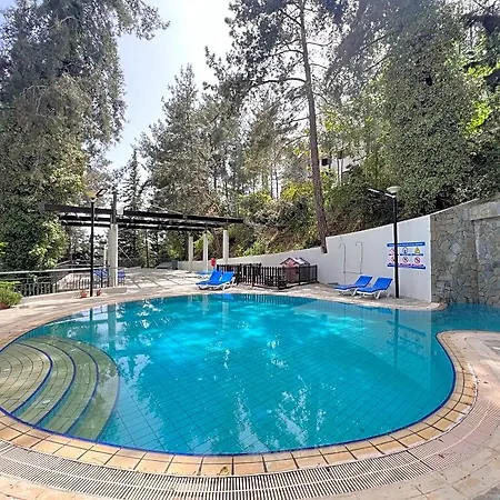 Poed Residences 3*