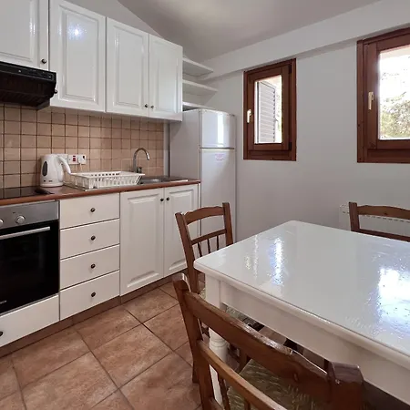 Poed Residences Апарт-отель