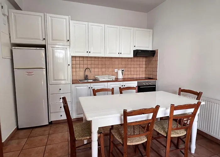 Poed Residences 3* パノ・プラトレス